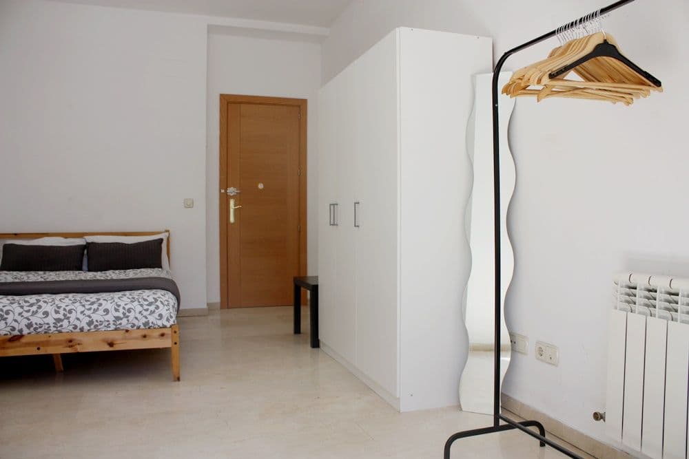 Private room in Madrid photo 4