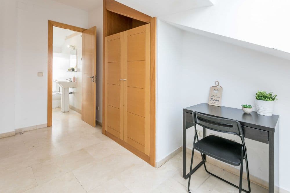 Private room in Madrid photo 5