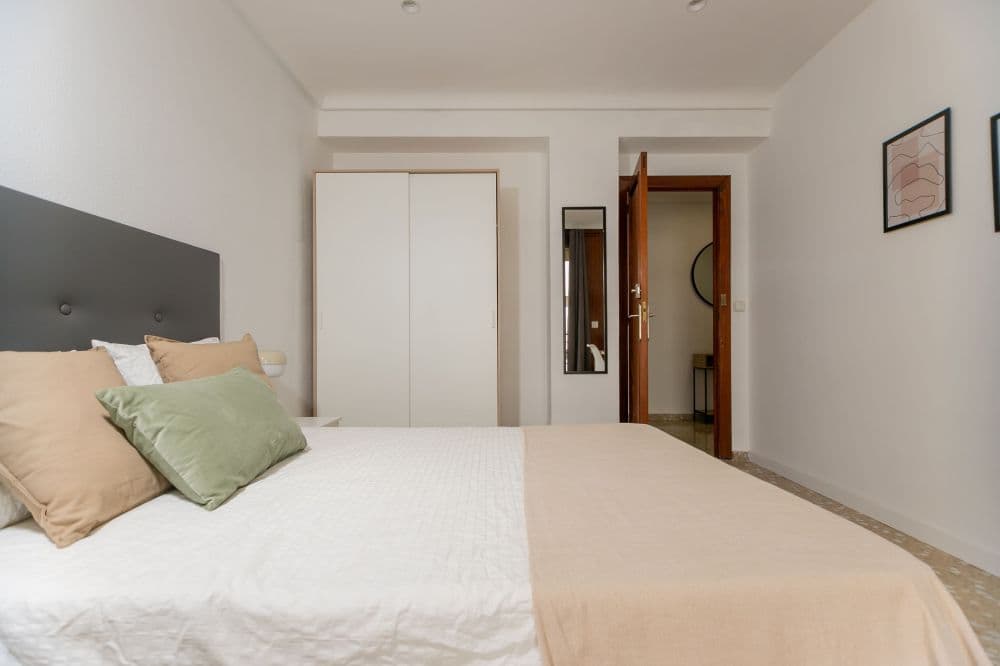 Private room in Valencia photo 3