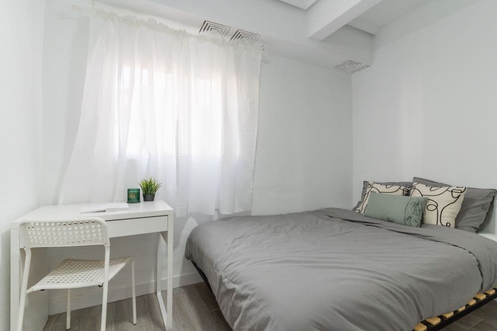 Private room in Madrid photo 3