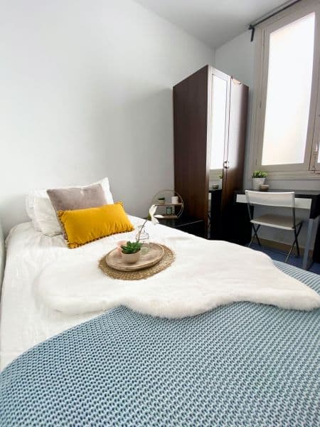 Private room in Madrid photo 2
