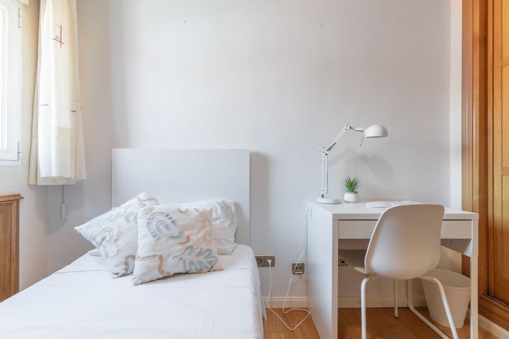 Private room in Madrid photo 2