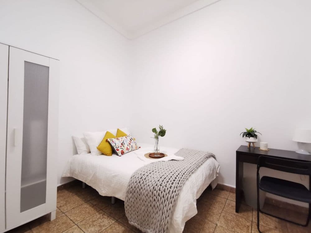 Private room in Madrid photo 5