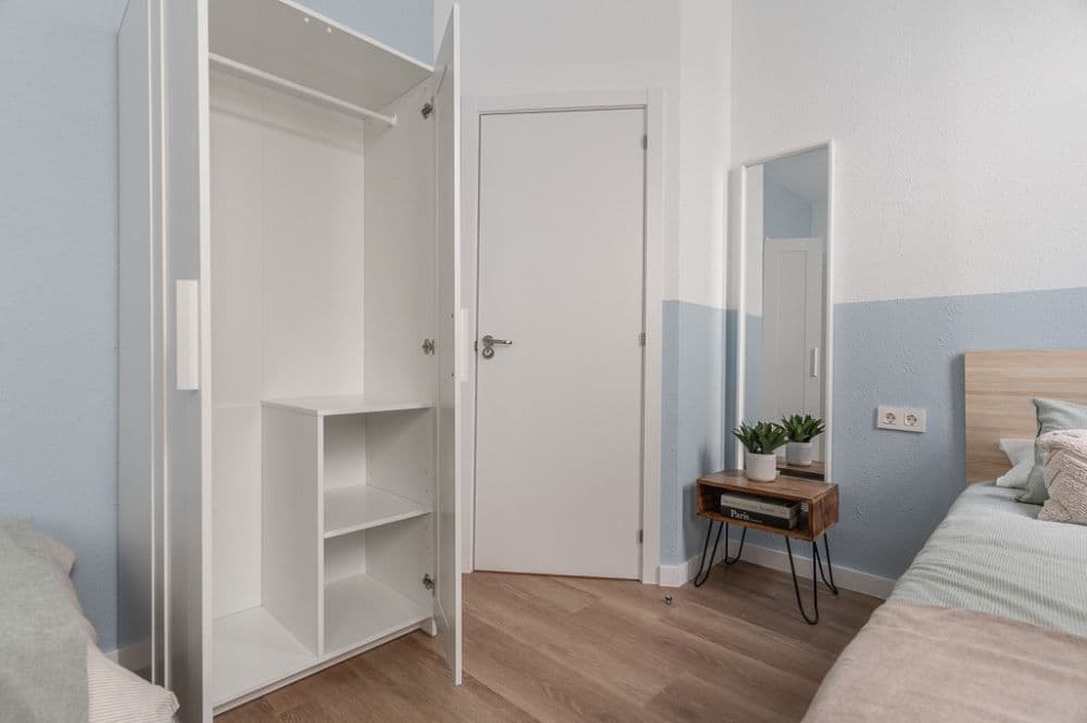 Private room in Madrid photo 3