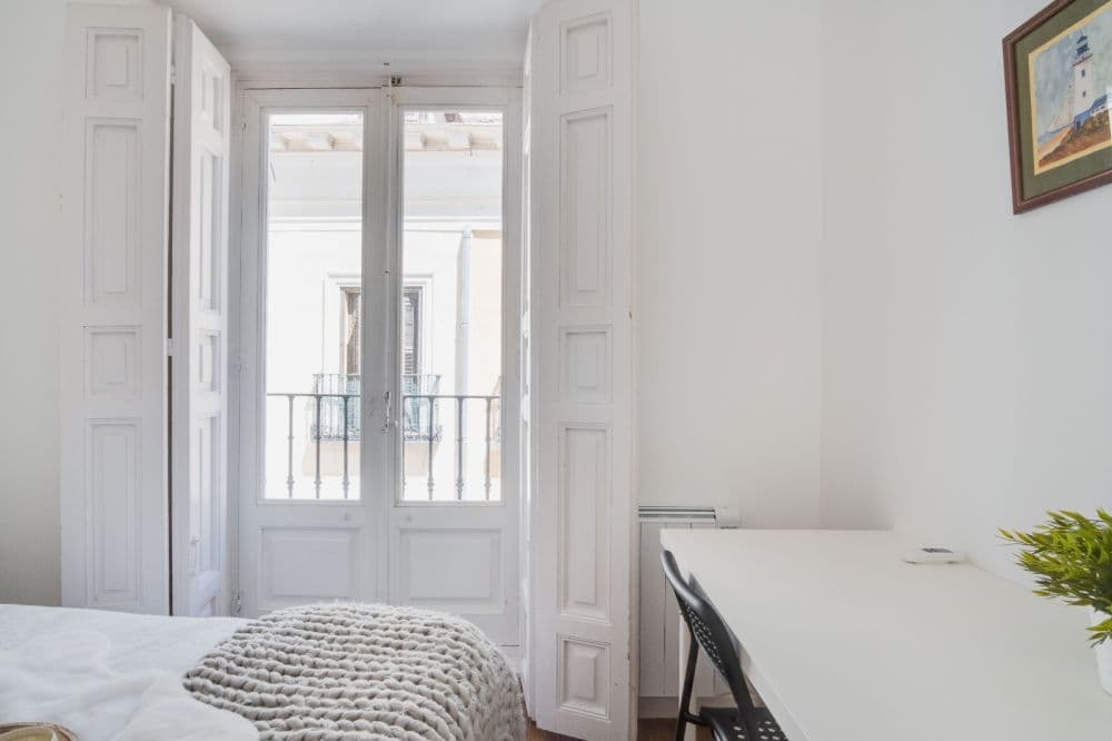Private room in Madrid photo 3