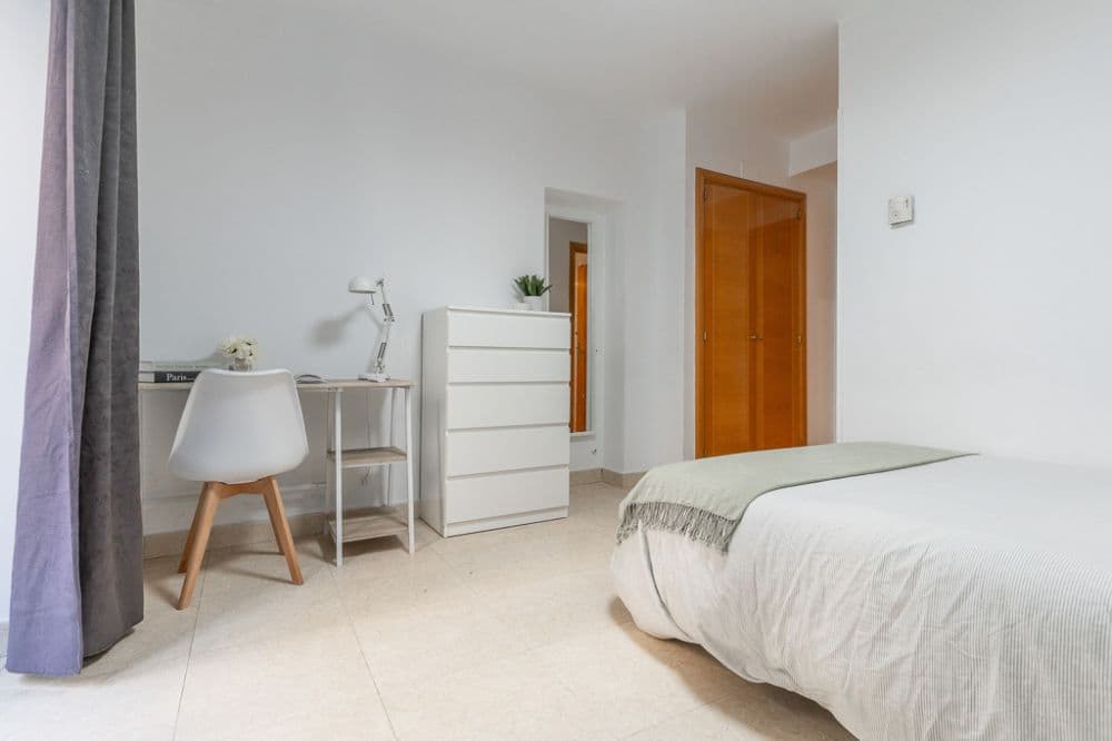 Private room in Madrid photo 2