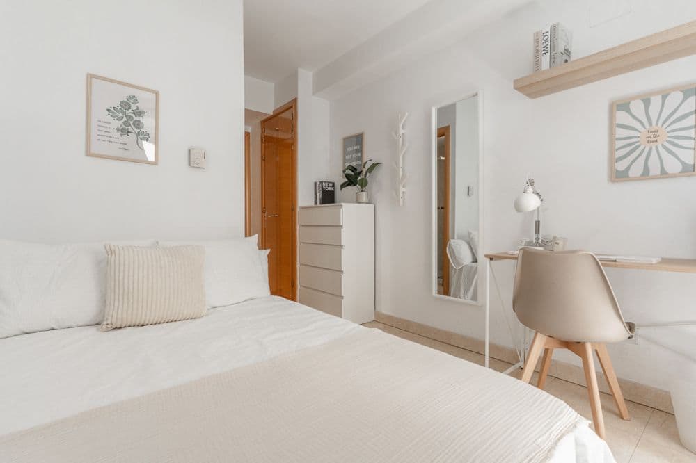 Private room in Madrid photo 5