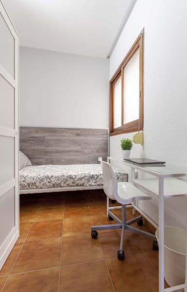 Private room in Valencia photo 3