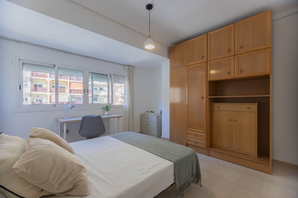 Private room in Valencia photo 3