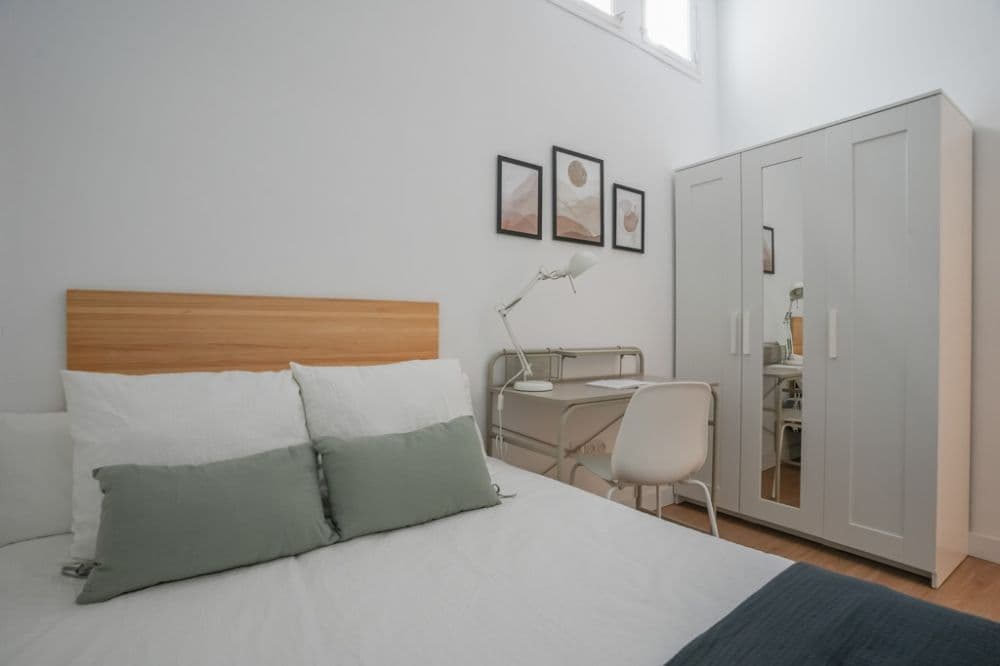 Private room in Madrid photo 2