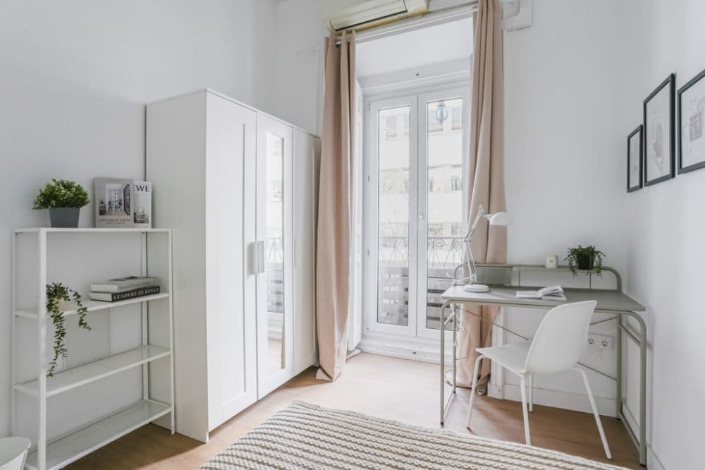 Private room in Madrid photo 2