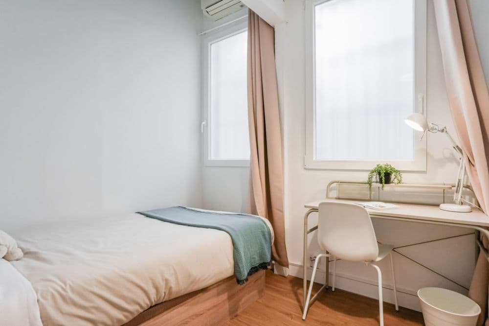 Private room in Madrid photo 2