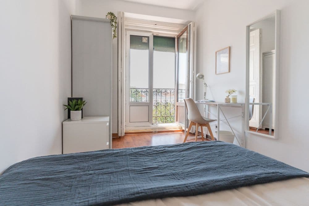 Private room in Madrid photo 3