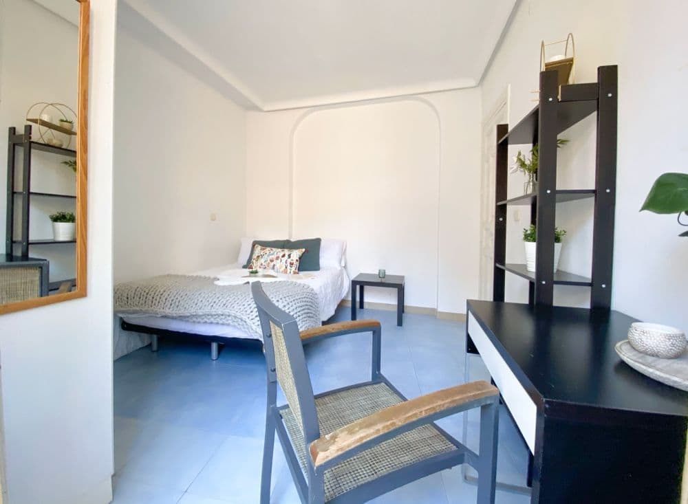Private room in Madrid photo 2