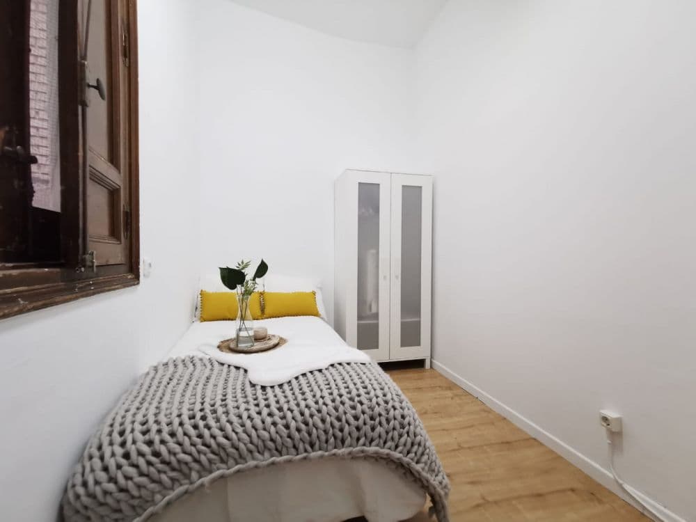 Private room in Madrid photo 5