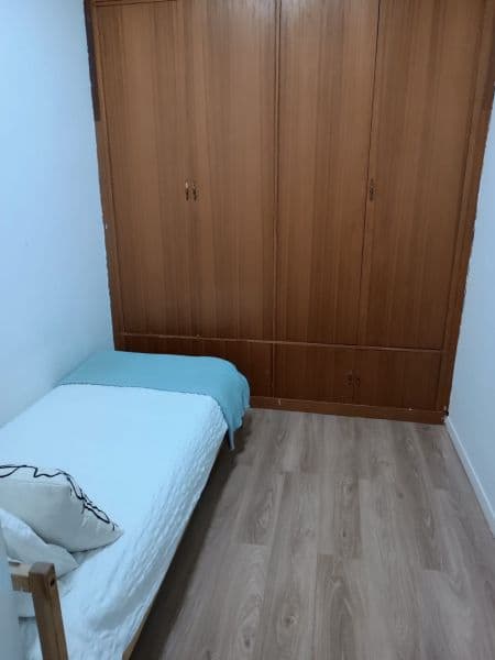 Private room in Madrid photo 3