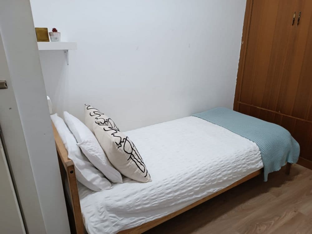 Private room in Madrid photo 4