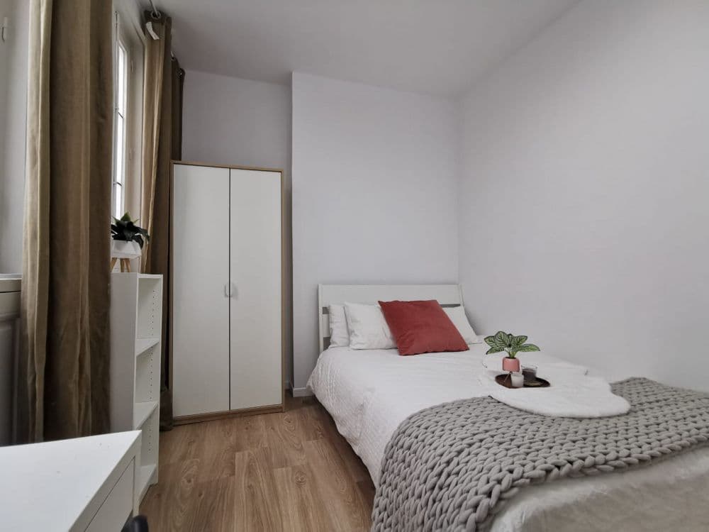 Private room in Madrid photo 5