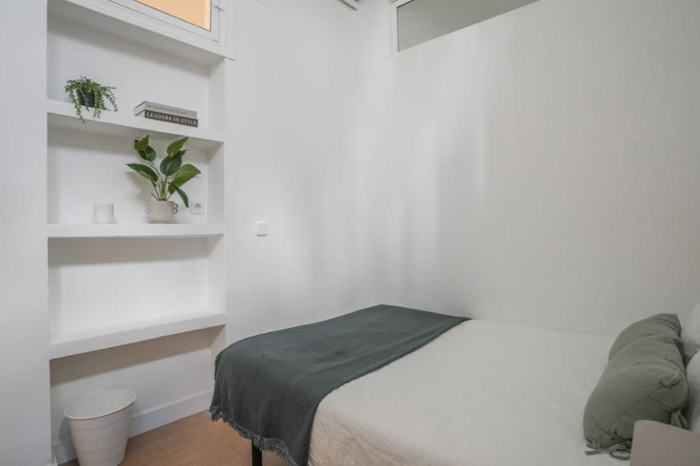 Private room in Madrid photo 5