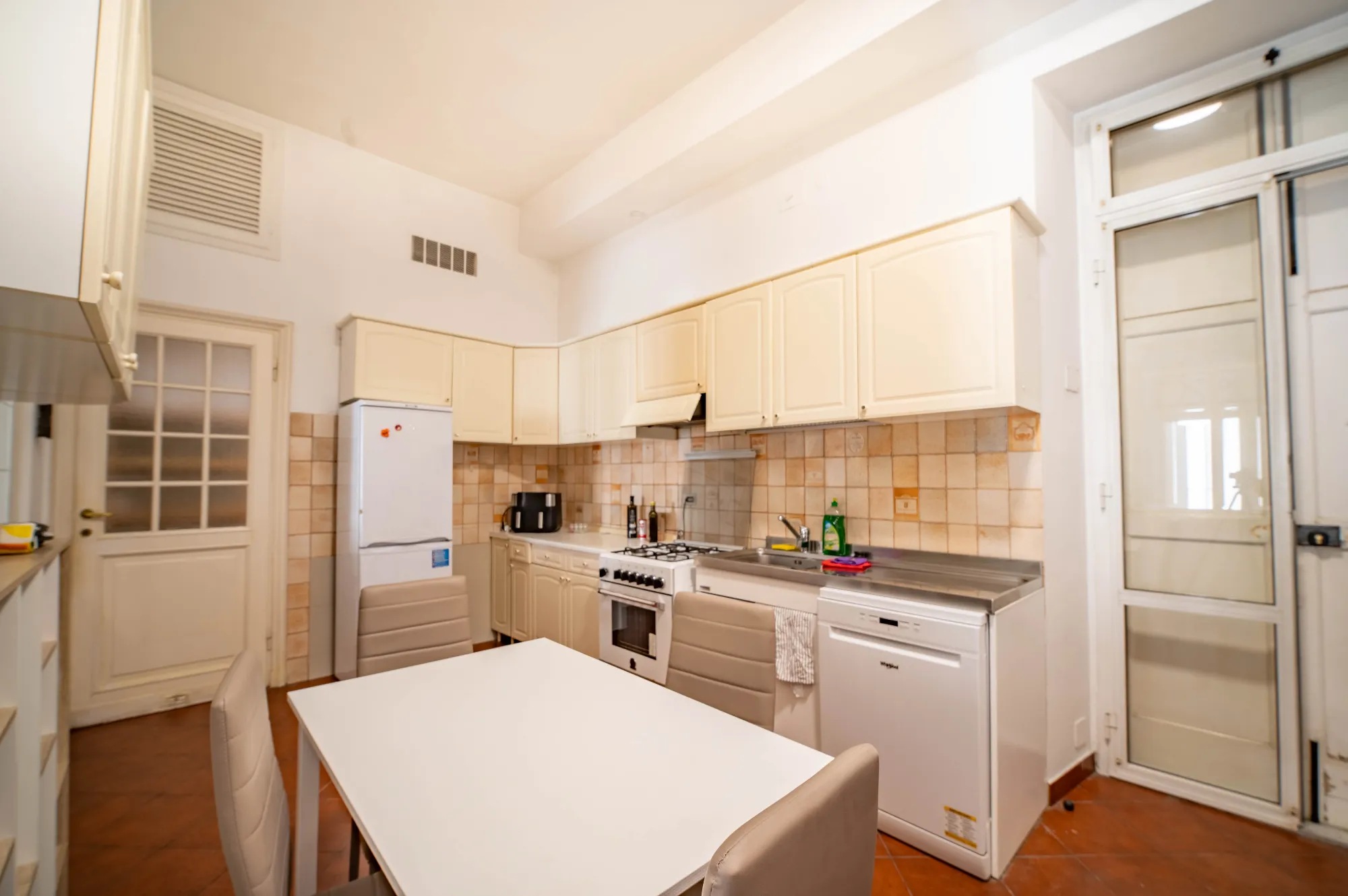 Kitchen 4