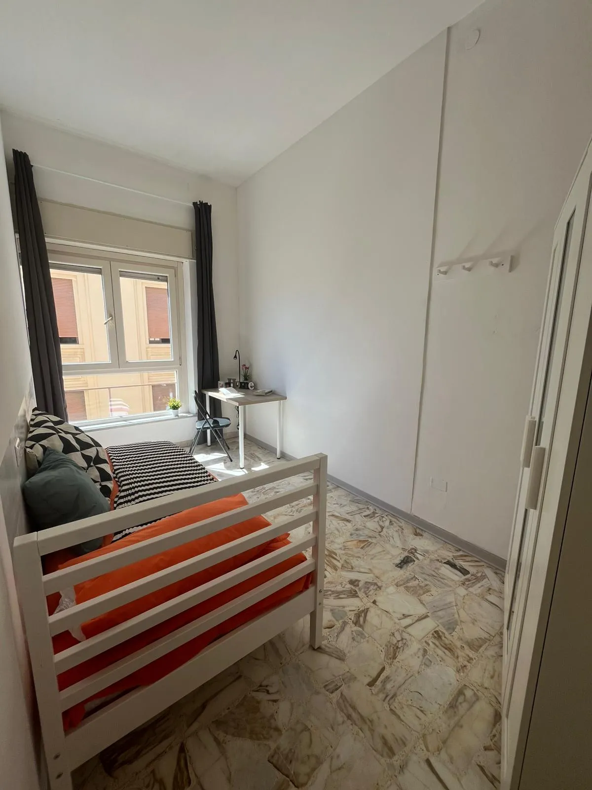 Private room in Cagliari photo 3