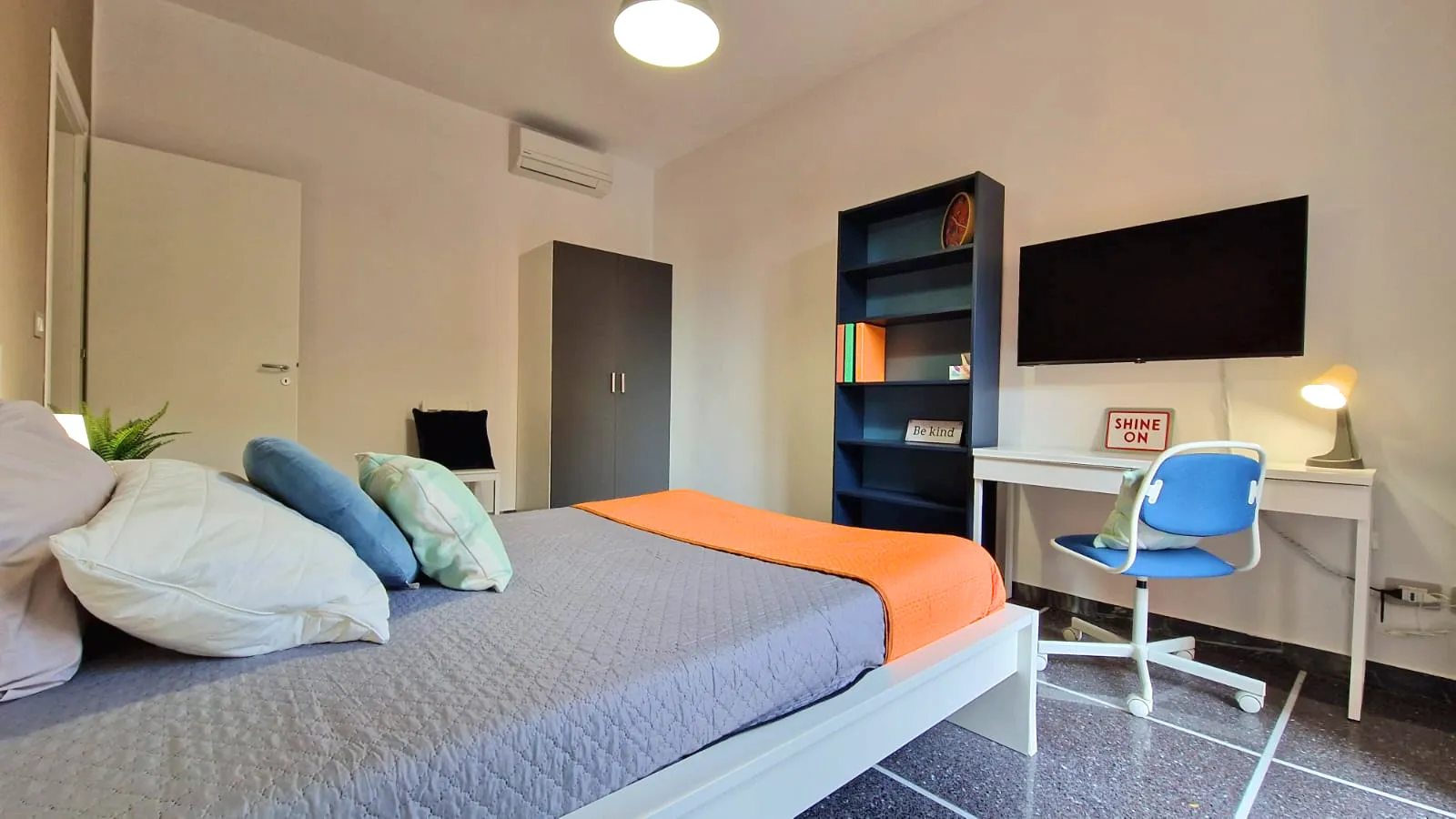 Private room in Bologna photo 2